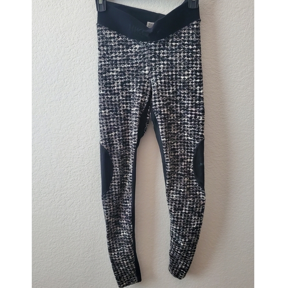Nike Leggings - Picture 3 of 6